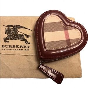 Burberry ❤️ Nova Check Heart Shaped Coin Holder Zip Pouch